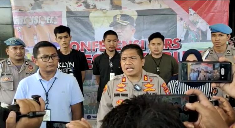 Polres Sukabumi menggelar Pers Rilis yang dipimpin langsung oleh Kapolres AKBP Maruly Pardede.