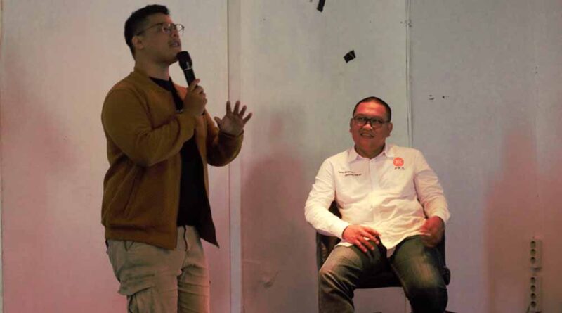 Diroasting 4 Komika, Anjak Priatama Sukma Diskusi Politik Bareng Standupindo Sukabumi