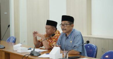 Forum Pemuda Palabuanratu (FPP) Sukabumi Jawa Barat, datangi gedung DPRD Jalan Jajaway, Palabuanratu Kabupaten Sukabumi