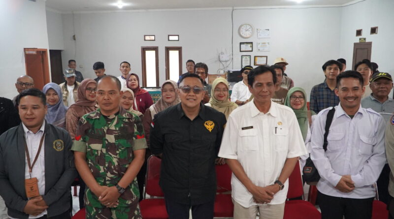 Wakil Ketua DPRD Sukabumi Serap Aspirasi Warga Desa Karawang dalam Reses Masa Sidang 2026