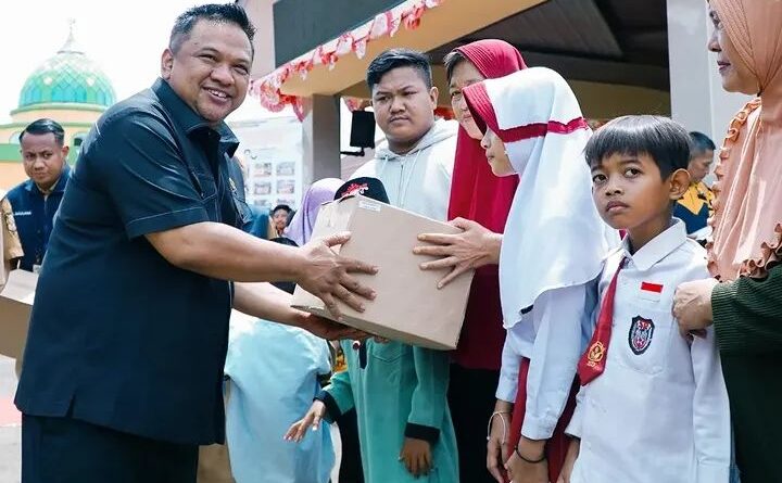 Ketua DPRD Kabupaten Sukabumi Ajak Orang Tua Perkuat Pendampingan Anak Melalui Gerakan Ayah Antar Anak Sekolah